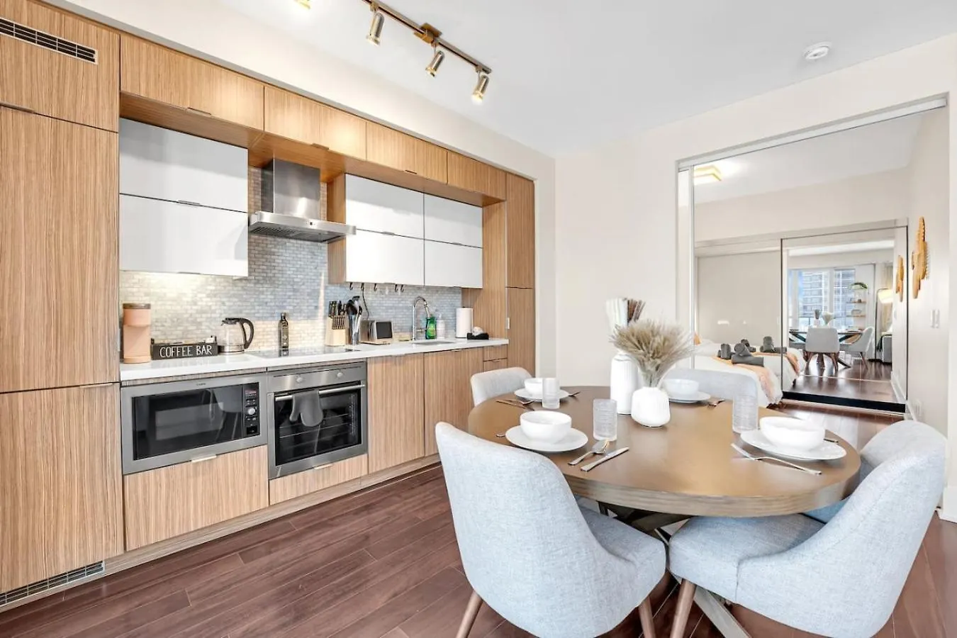 Boho 2Bdrm Sleeps 6 Near Rogers Mtcc Union Cn Tower Villa Toronto 0*,  Canada