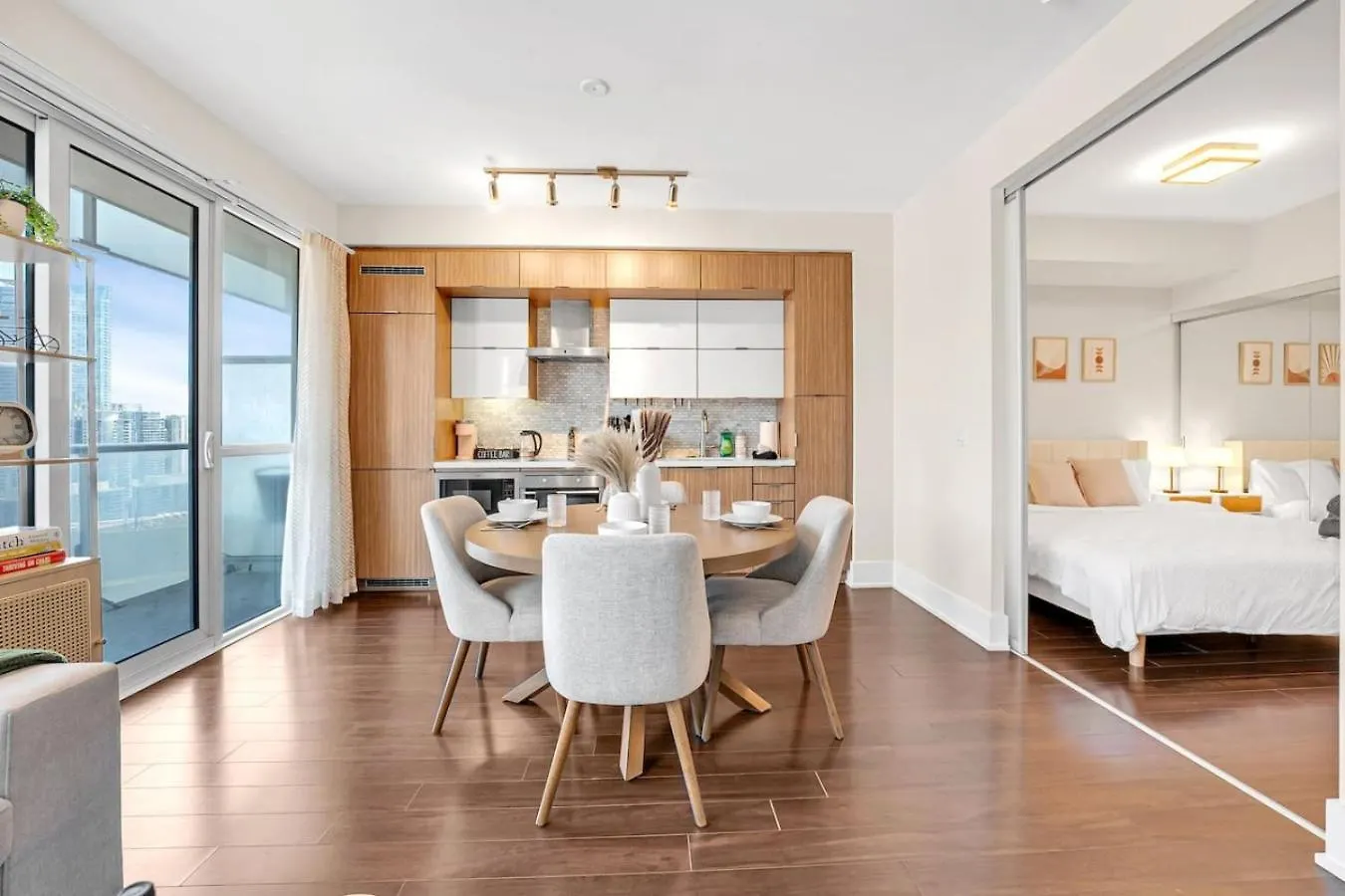 Holiday home Boho 2Bdrm Sleeps 6 Near Rogers Mtcc Union Cn Tower Villa Toronto